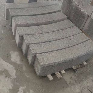 攀枝花芝麻白弧形路牙石
