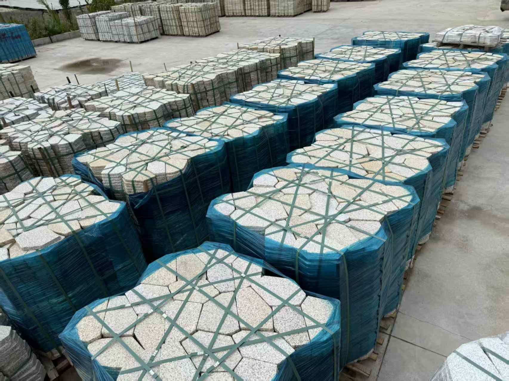 攀枝花黄金麻冰裂纹 碎拼