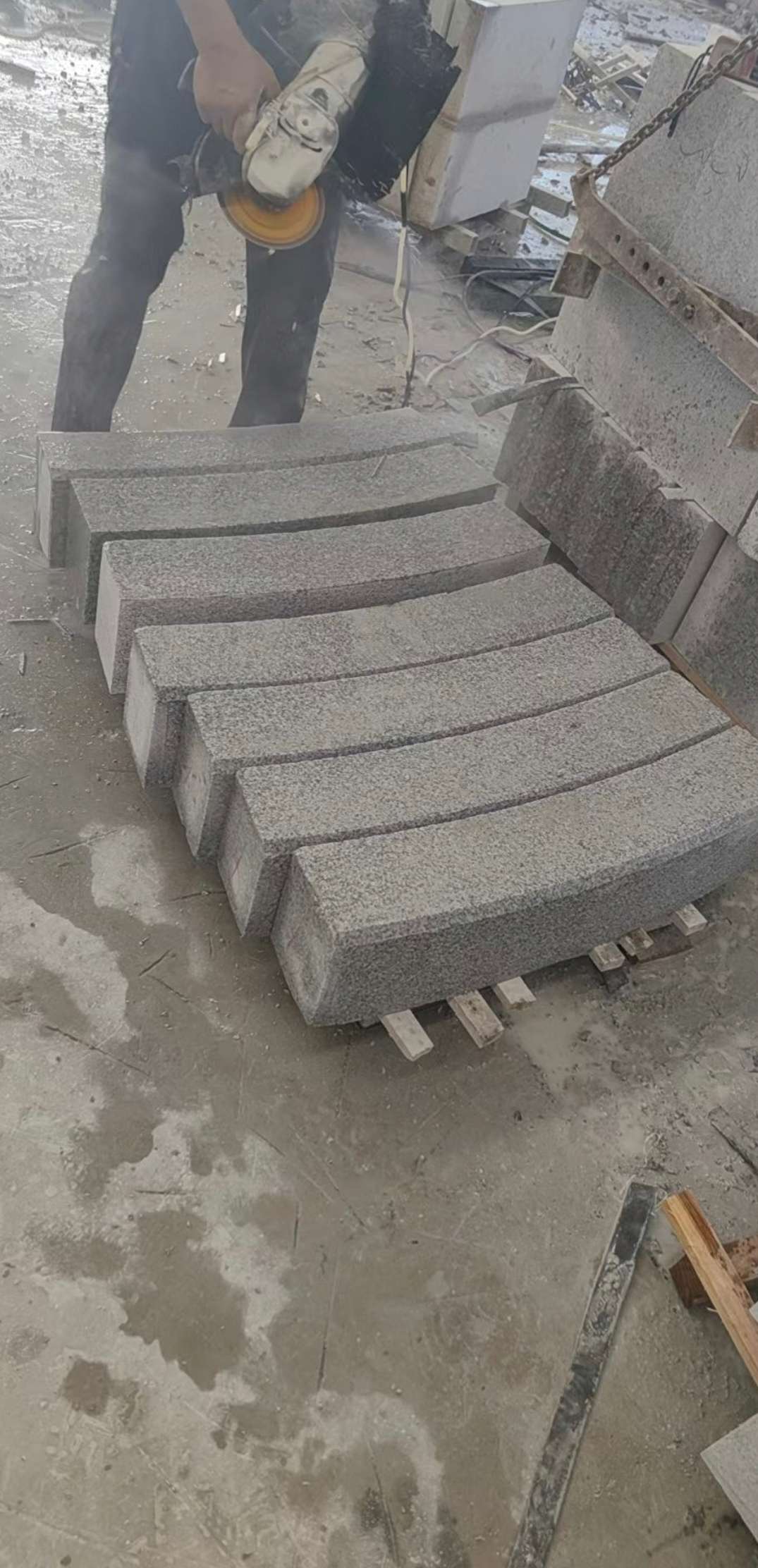 攀枝花芝麻白弧形路牙石