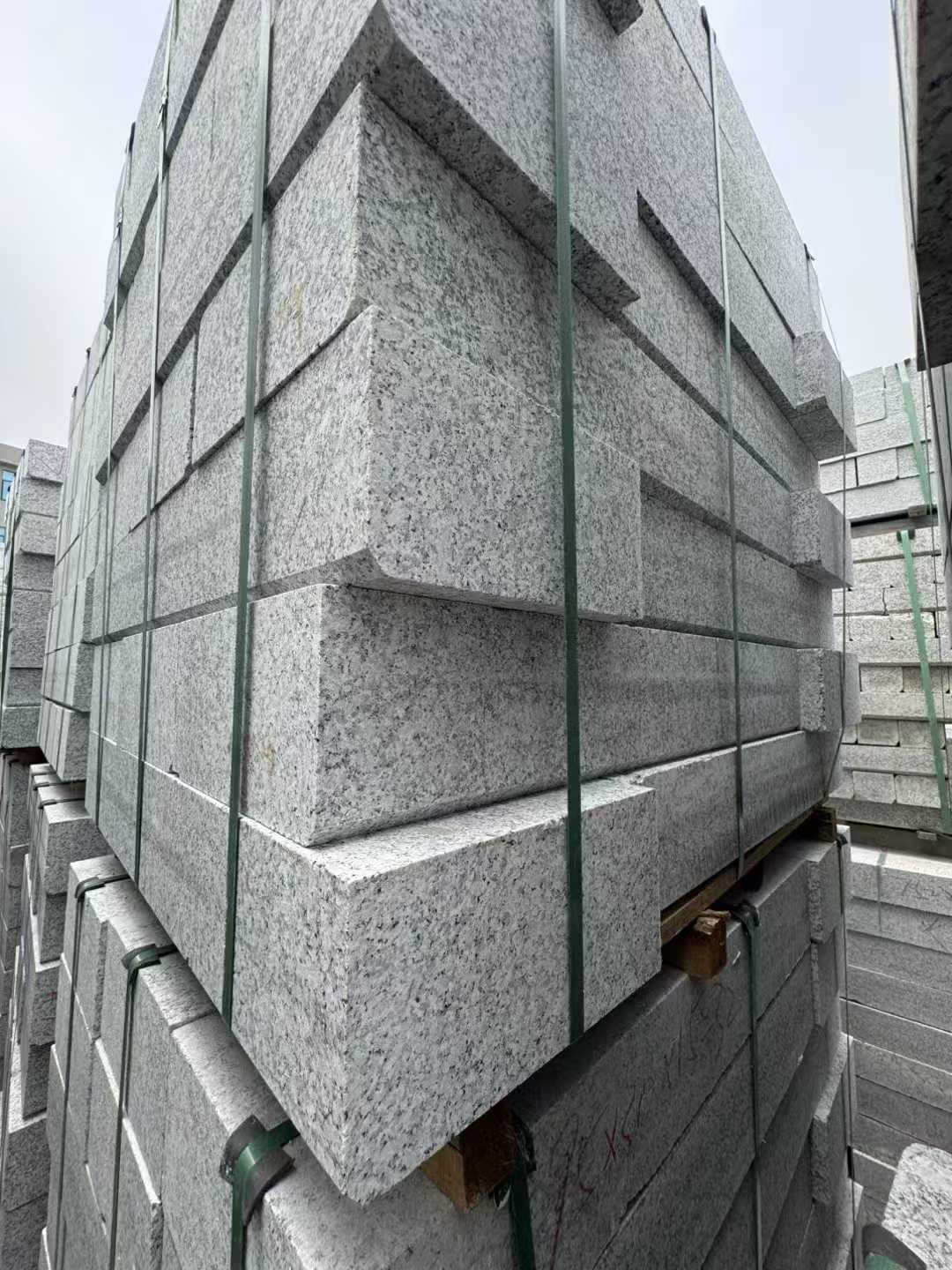 攀枝花芝麻白路牙石 马路牙子