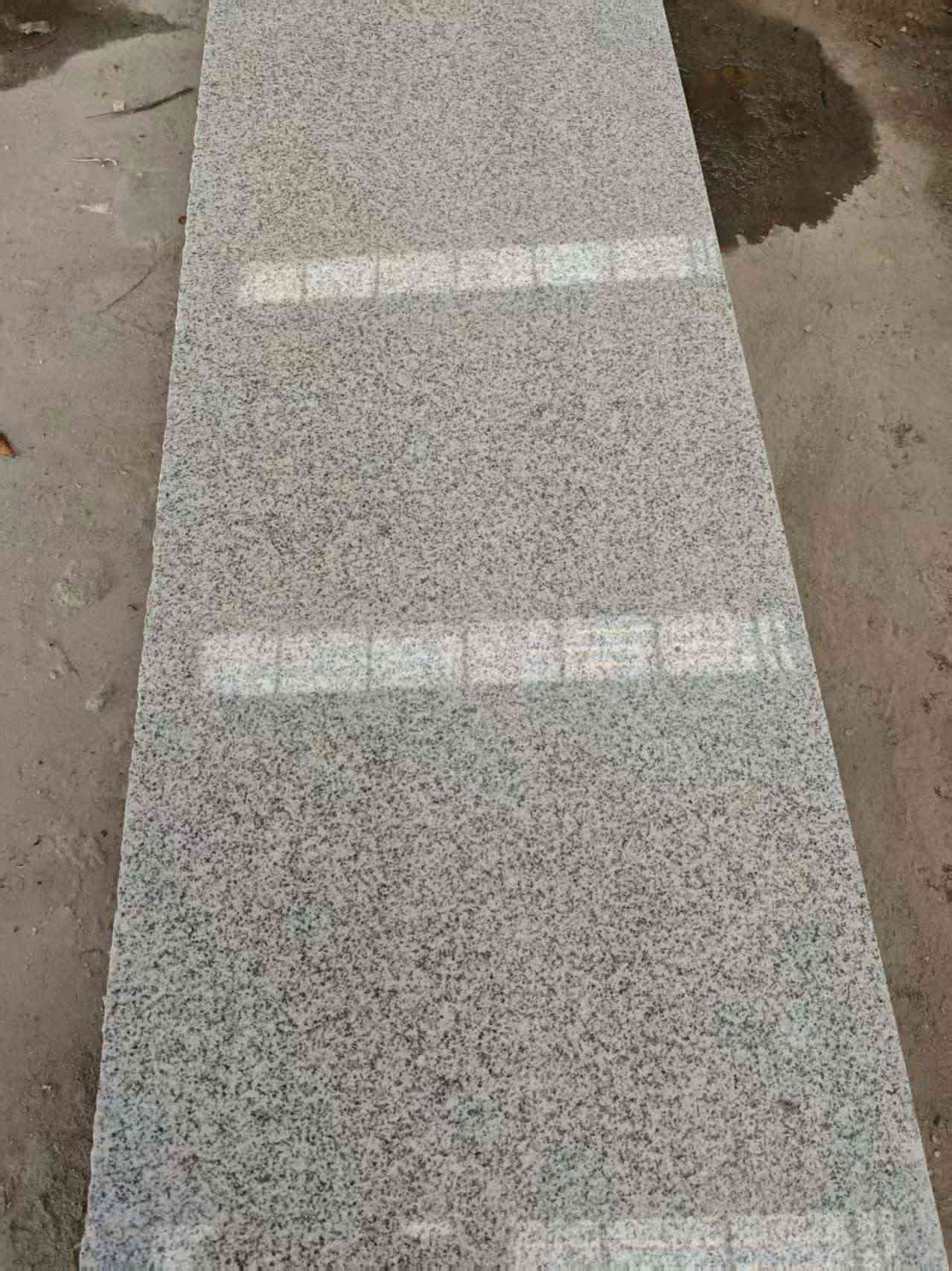 攀枝花芝麻白光面毛板